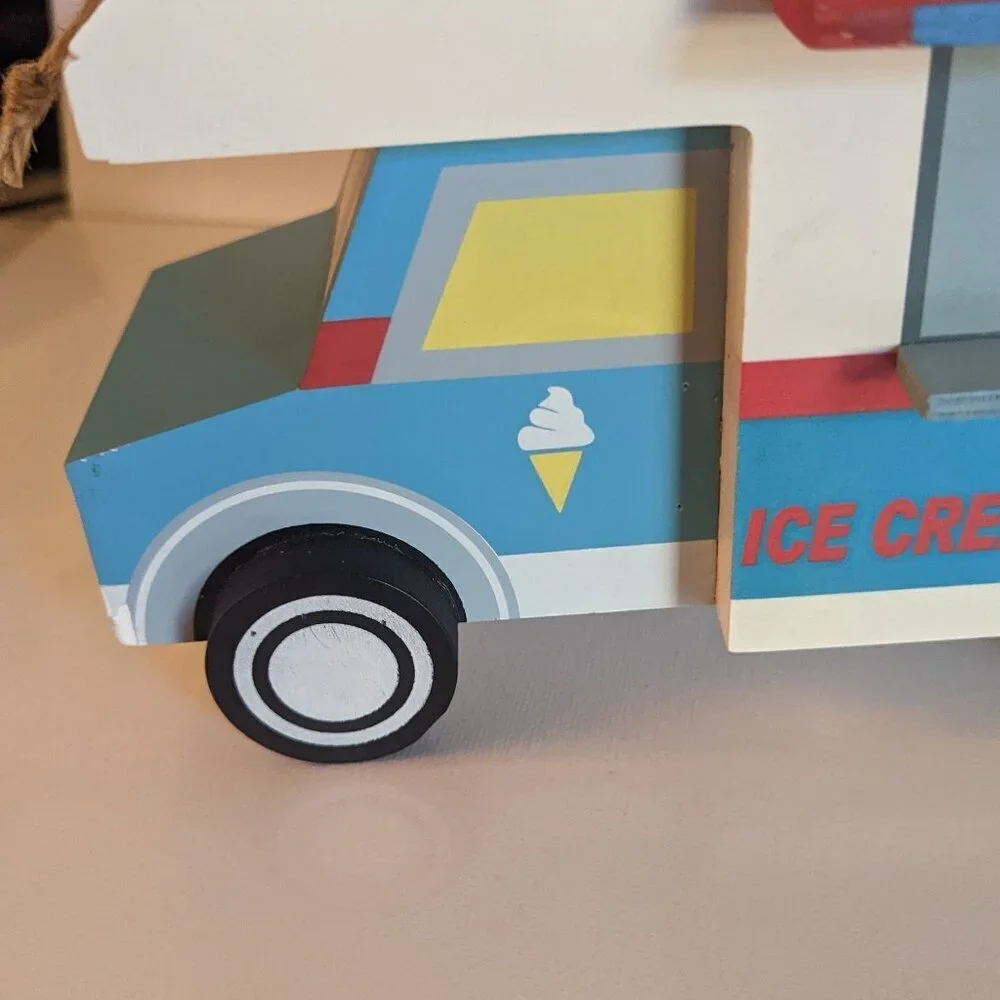 NWT Chirpy's Ice Cream Food Truck Bird House Michael's Ashland Summer Garden RWB